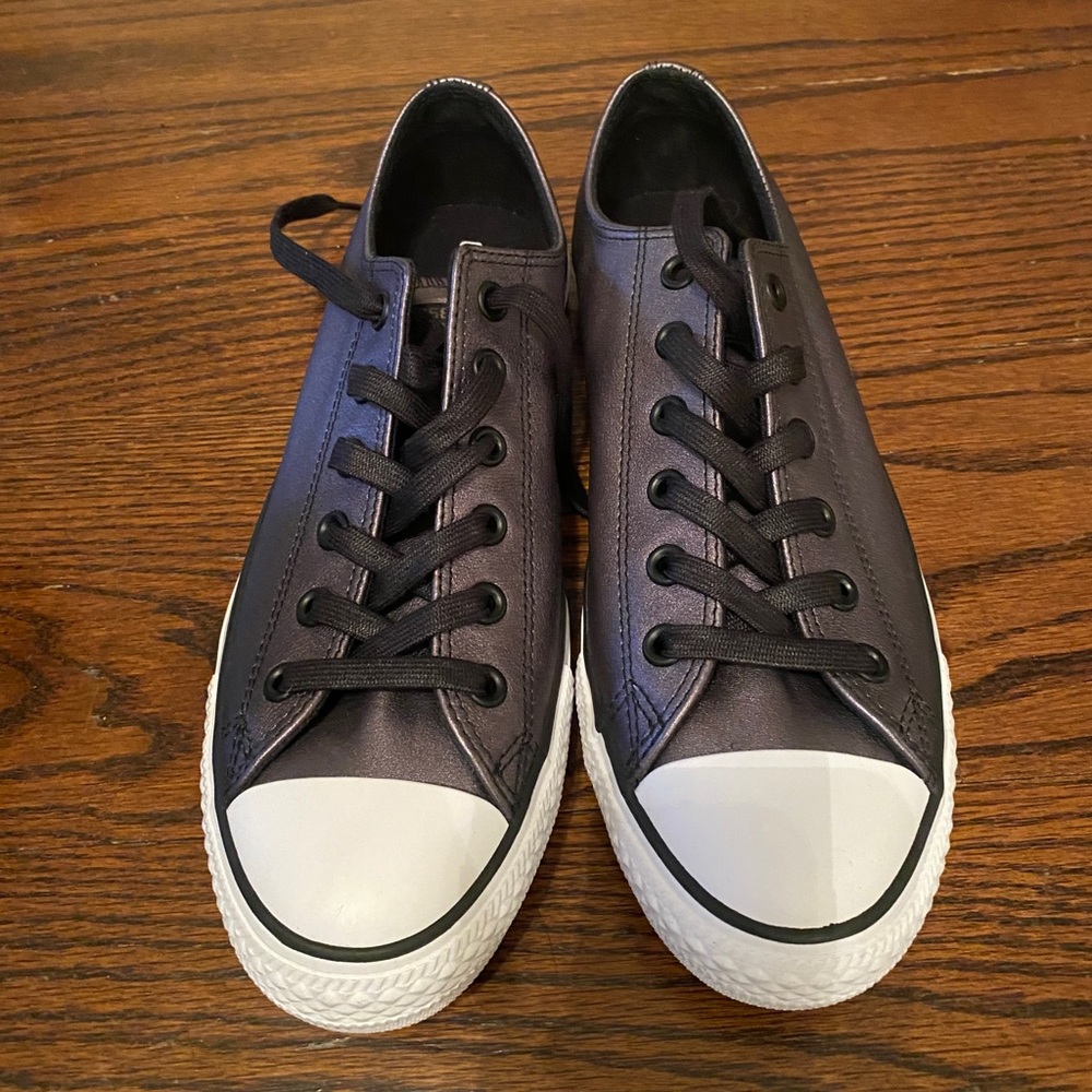 grey low rise converse